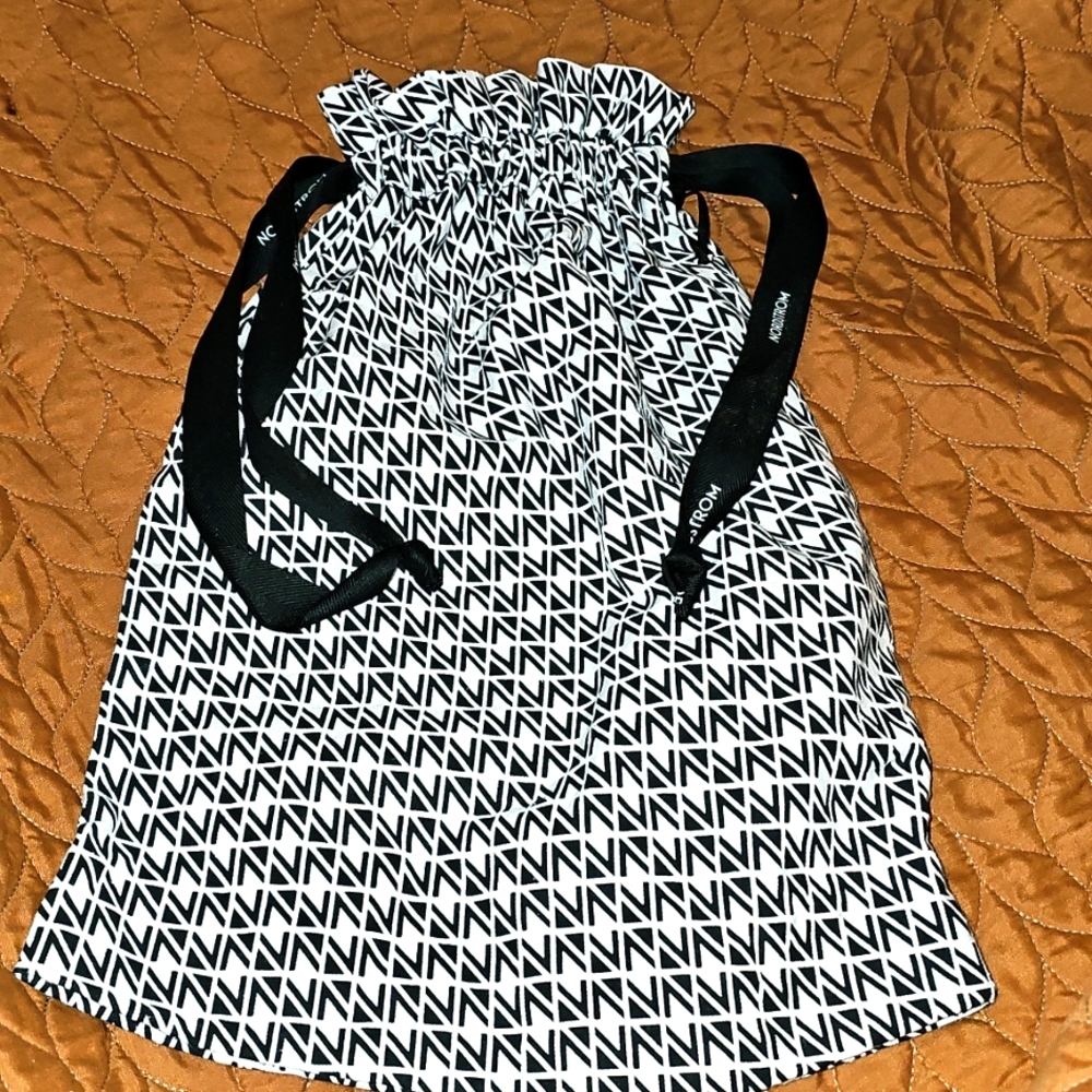 NWOT! Nordstrom gift bag Black/White